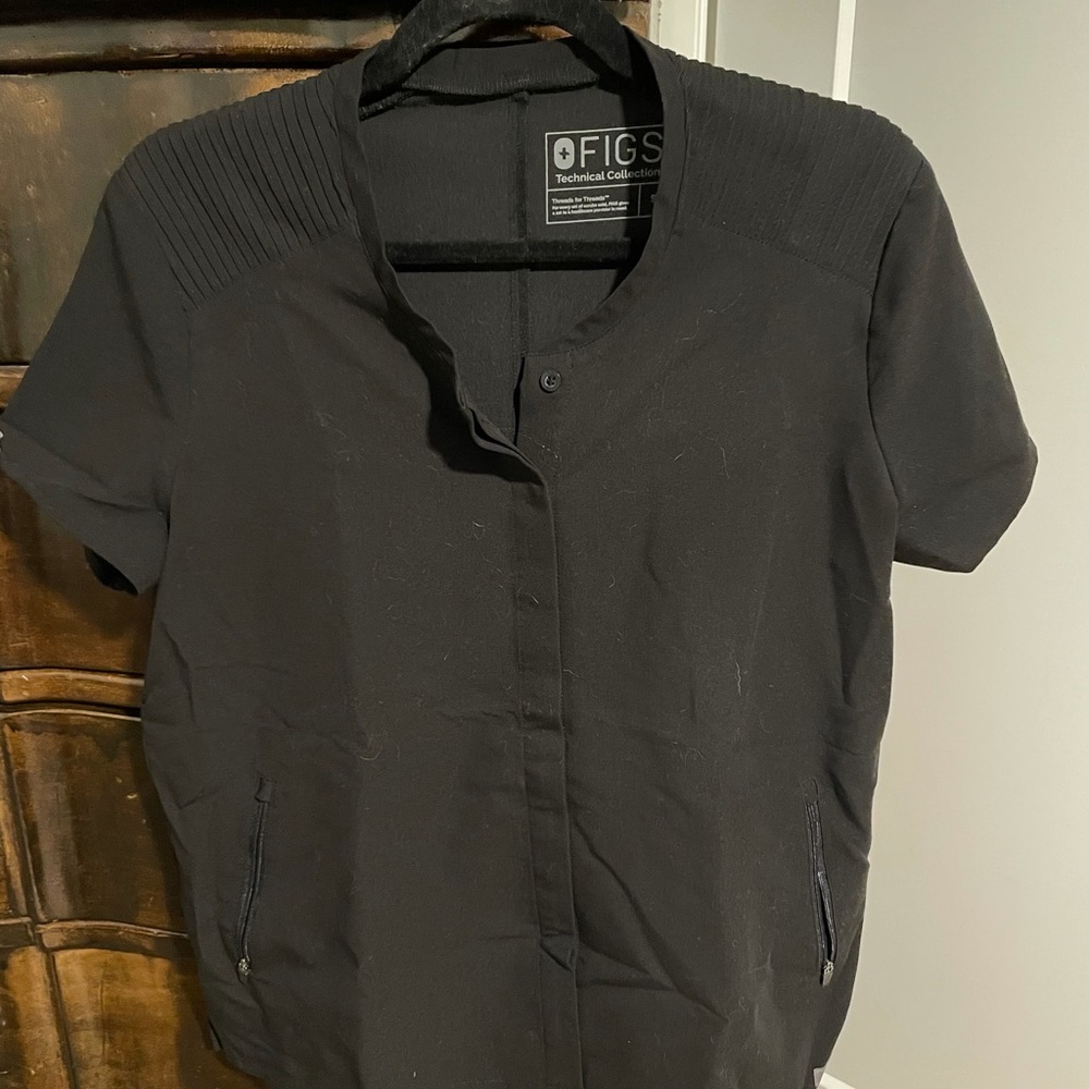 COMPLETE FIGS SCRUBS SET, LIMITED EDITION STYLE.